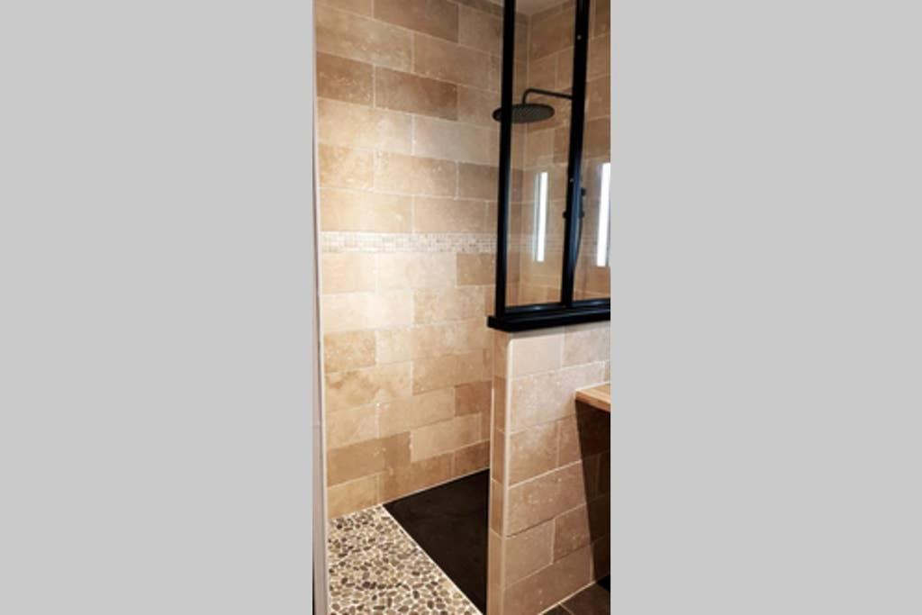 Le Saint Symphorien, Parking Gratuit Privee Apartment Vannes Exterior photo