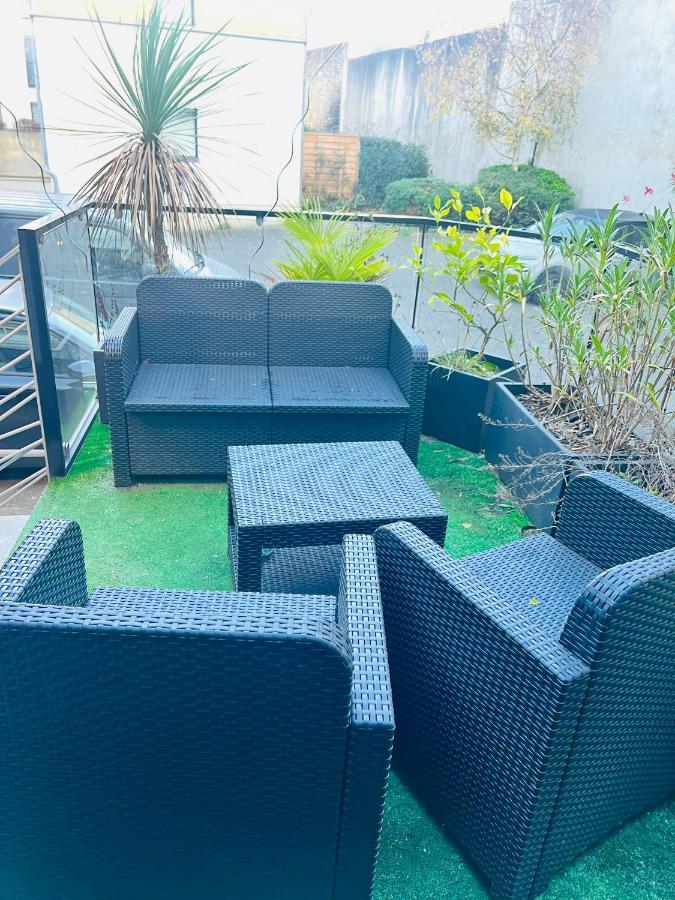 Le Saint Symphorien, Parking Gratuit Privee Apartment Vannes Exterior photo