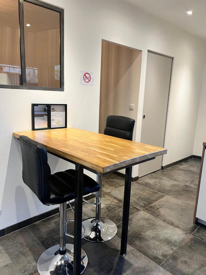 Le Saint Symphorien, Parking Gratuit Privee Apartment Vannes Exterior photo